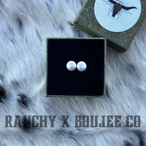 8MM ROUND PEARL STUDS