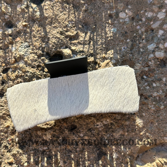 X-LARGE WHITE COWHIDE CLIP