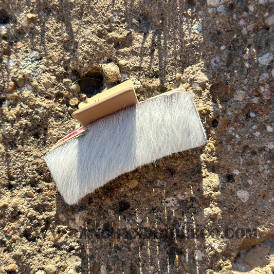 LARGE FLUFFY WHITE CLAW CLIP